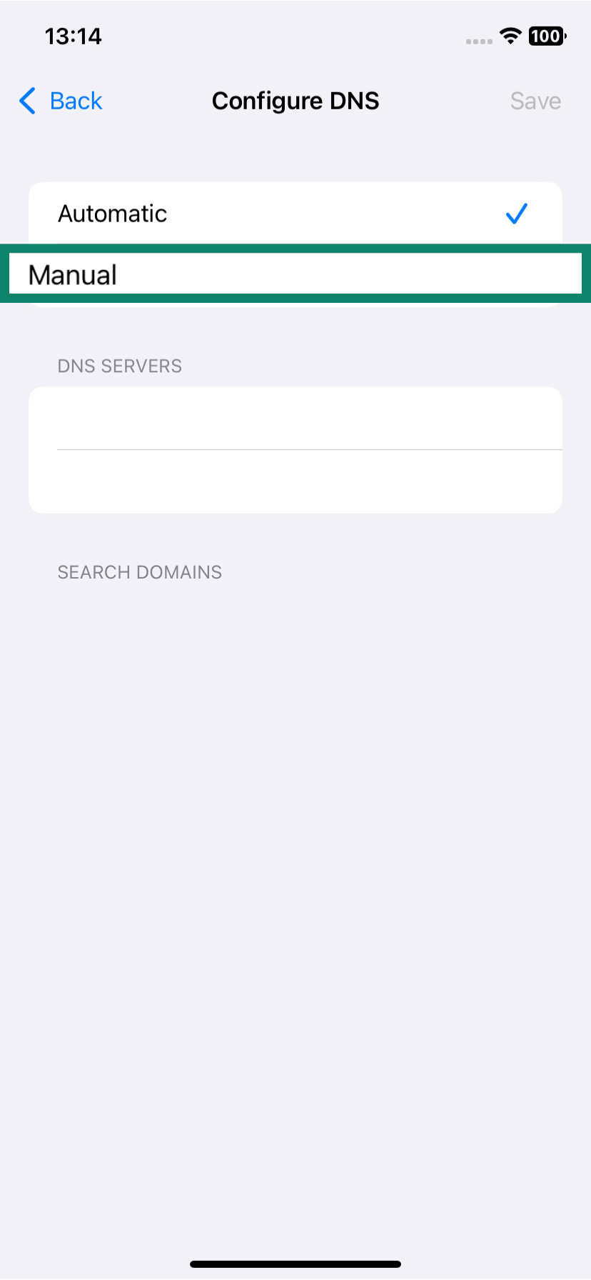 The Configure DNS menu of an iOS device, showing the option to switch to manual DNS settings.